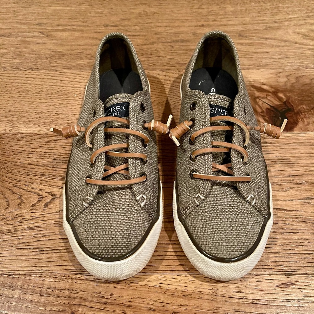 Sperry Sneakers ~ sz 6.5